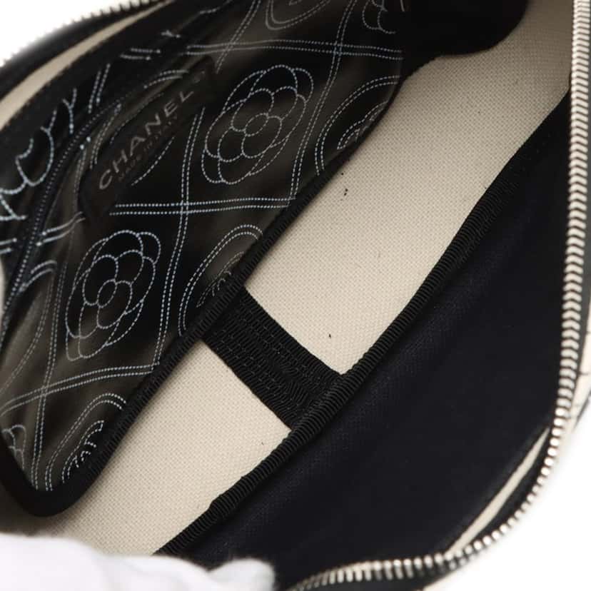 Chanel Coated Canvas Camellia Logo Camera Bag Black Very good condition - Inside View