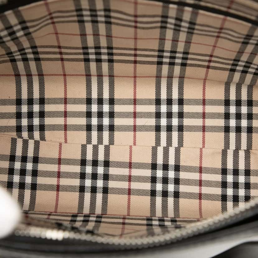 Burberry Leather Handbag Black Leather Very good condition - Model View