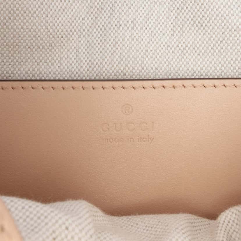 Gucci Small GG Matelasse Leather Crossbody Beige Leather Very good condition - Box View