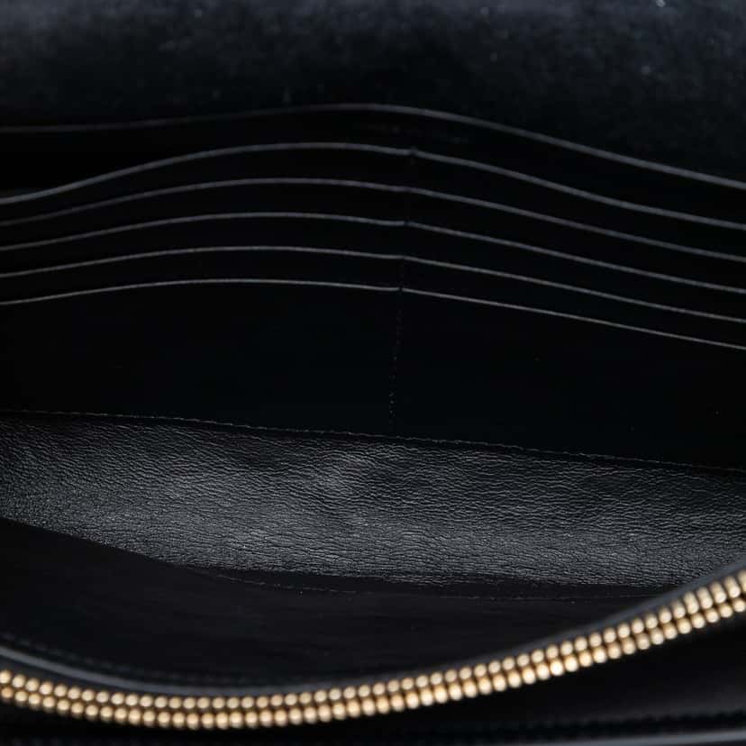 Saint Laurent Crinkled Metallic Calfskin Belle de Jour Chain Clutch Silver Leather Very good condition - Model View