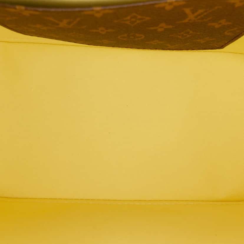 Louis Vuitton Monogram Vernis Hairclip Alma BB Yellow Leather Very good condition - Model View