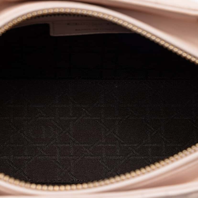 Dior Medium Lambskin Cannage Lady Dior Pink Leather Very good condition - Model View