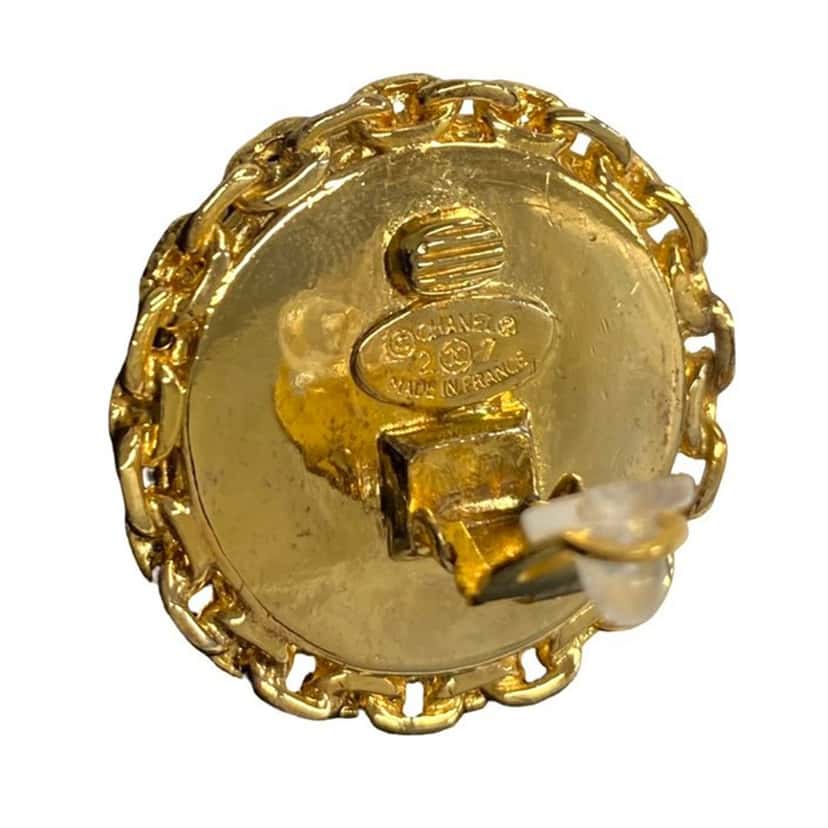 Chanel CC Gold Plated Enamel Clip On Earrings Gold Metal Very good condition - Model View