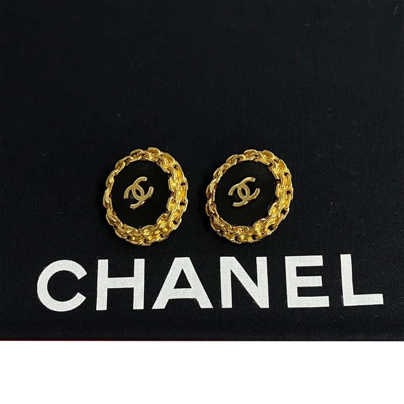 Chanel CC Gold Plated Enamel Clip On Earrings Gold Metal Very good condition - Box View