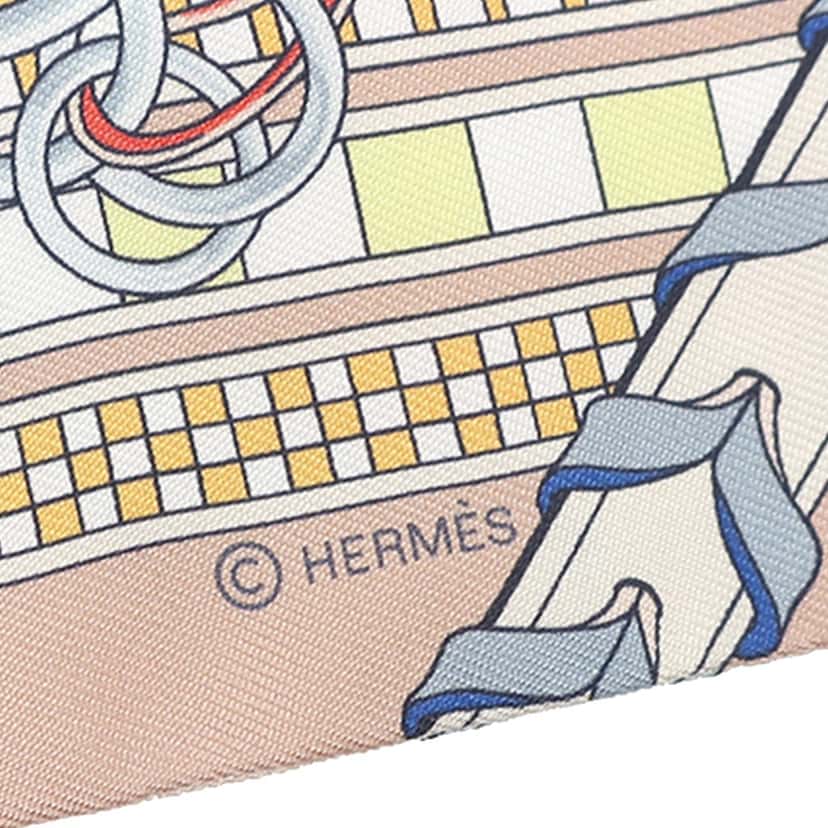 Hermès Brides et Gris Gris Silk Twilly Scarf Pink Very good condition - Model View