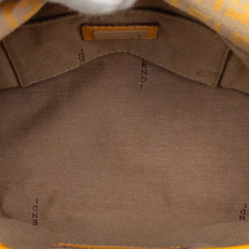Fendi Zucchino Canvas Handbag Beige Very good condition - Model View
