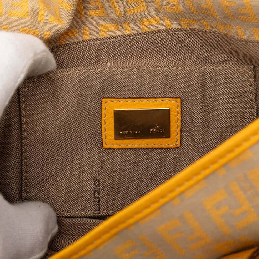 Fendi Zucchino Canvas Handbag Beige Very good condition - Box View