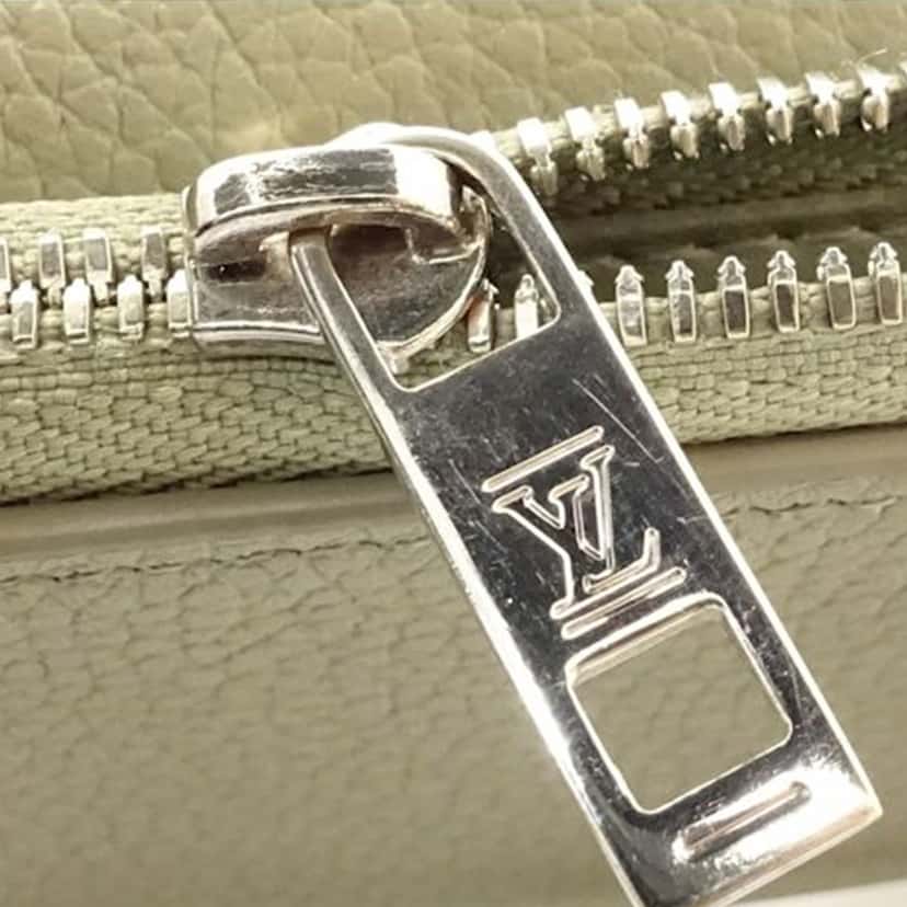 Louis Vuitton Aerogram Pilot Trifold Wallet Other Leather Very good condition - Model View