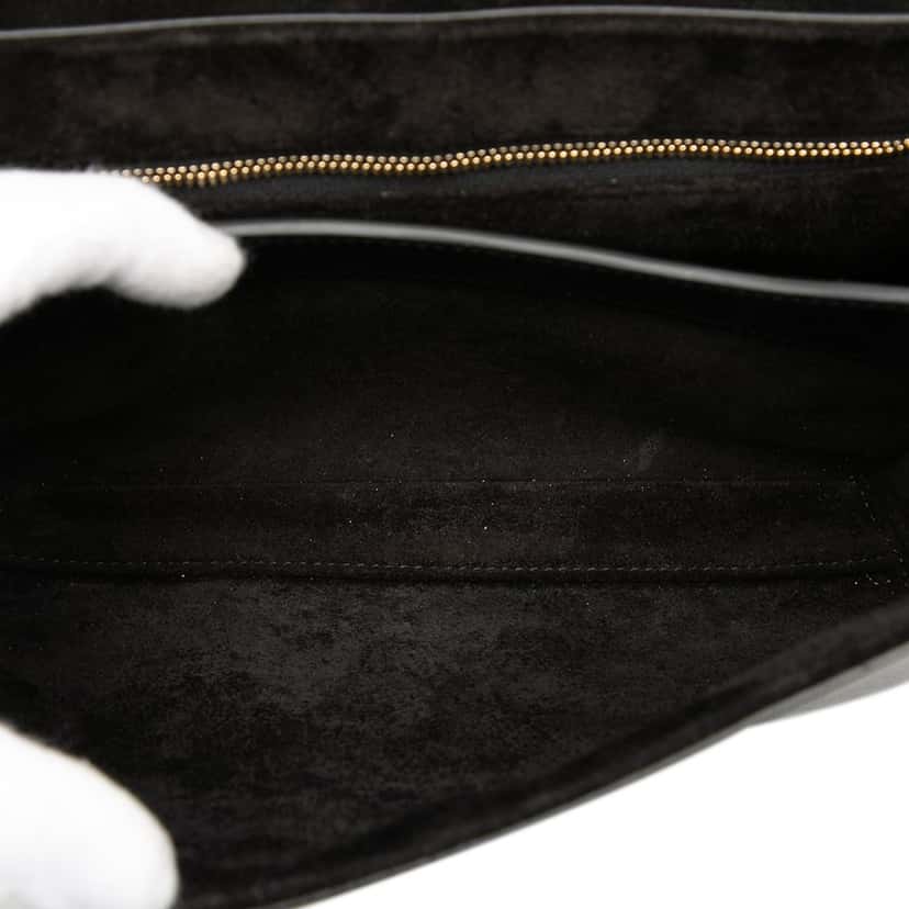 Celine Teen Smooth Calfskin Soft 16 Crossbody Black Leather Very good condition - Model View