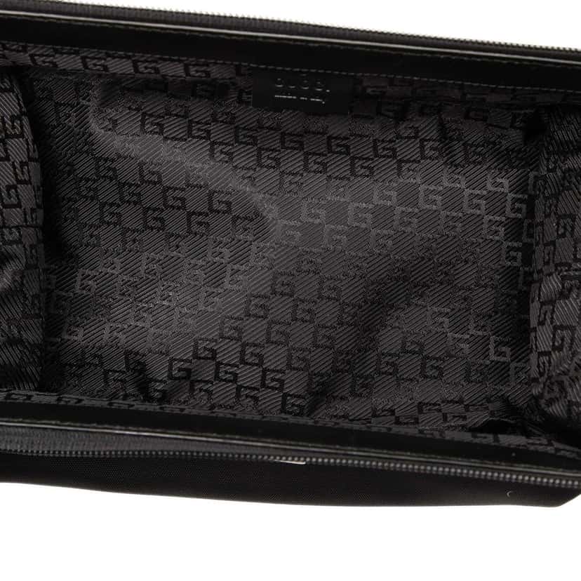 Gucci Canvas Toiletry Pouch Black Very good condition - Model View