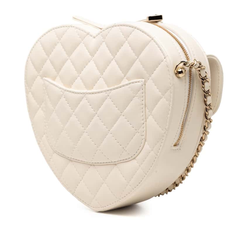 Chanel Lambskin CC in Love Heart Crossbody White Leather Very good condition - Back View