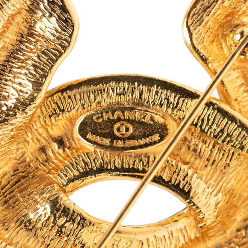 Chanel CC Gold Plated Quilted Brooch Gold Metal Very good condition - Inside View