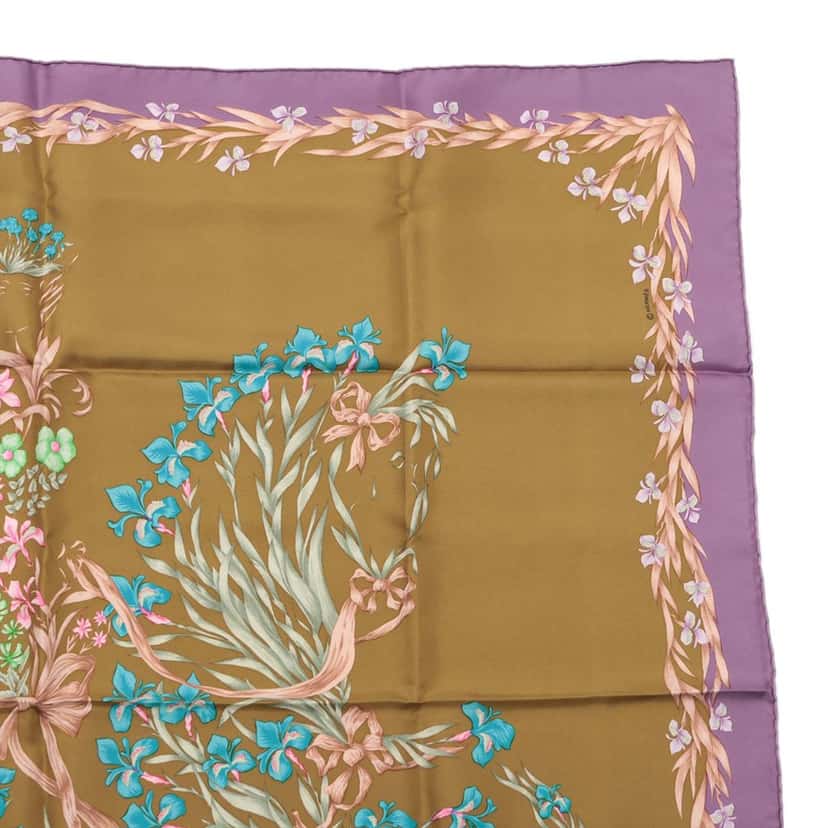 Hermès Cheval Fleuri Silk Scarf 90 Green Very good condition - Back View