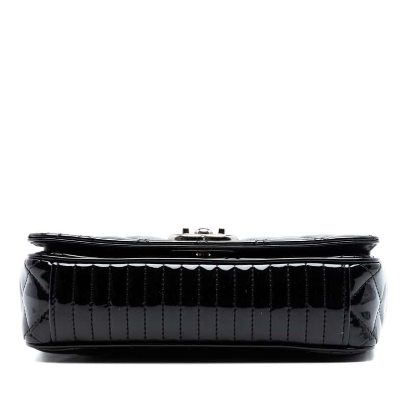 Chanel Small Quilted Patent Coco Boy Flap Black Leather Very good condition - Inside View