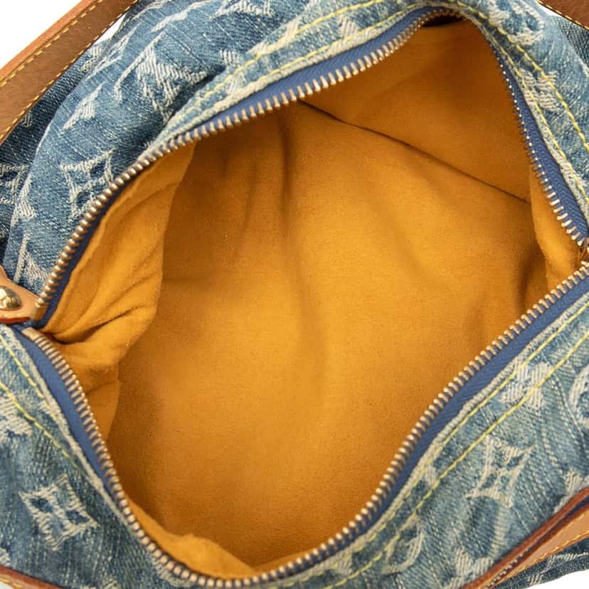 Louis Vuitton Monogram Denim Baggy PM Blue Very good condition - Model View