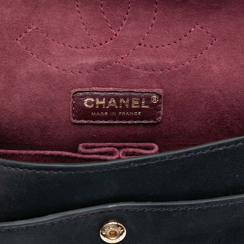 Chanel Calfskin Reissue 2.55 Medallion Nude Double Flap 225 Black Leather Very good condition - Box View