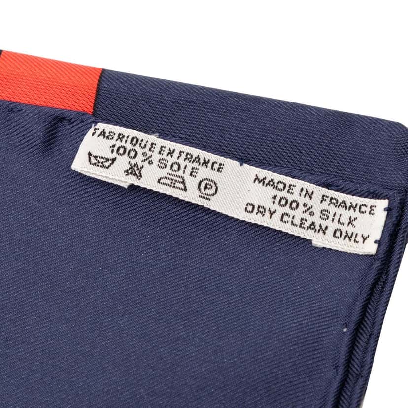 Hermès Eperon D Or Silk Scarf 90 Red Very good condition - Back View