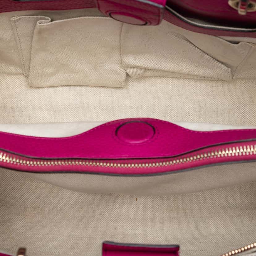Gucci Medium Calfskin Bamboo Shopper Satchel Pink Leather Very good condition - Model View