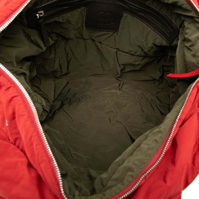 Chanel Medium Quilted Nylon Coco Cocoon Tote Red Very good condition - Model View