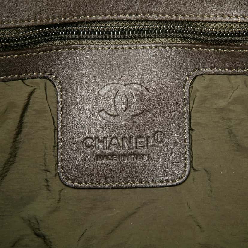 Chanel Medium Quilted Nylon Coco Cocoon Tote Red Very good condition - Box View