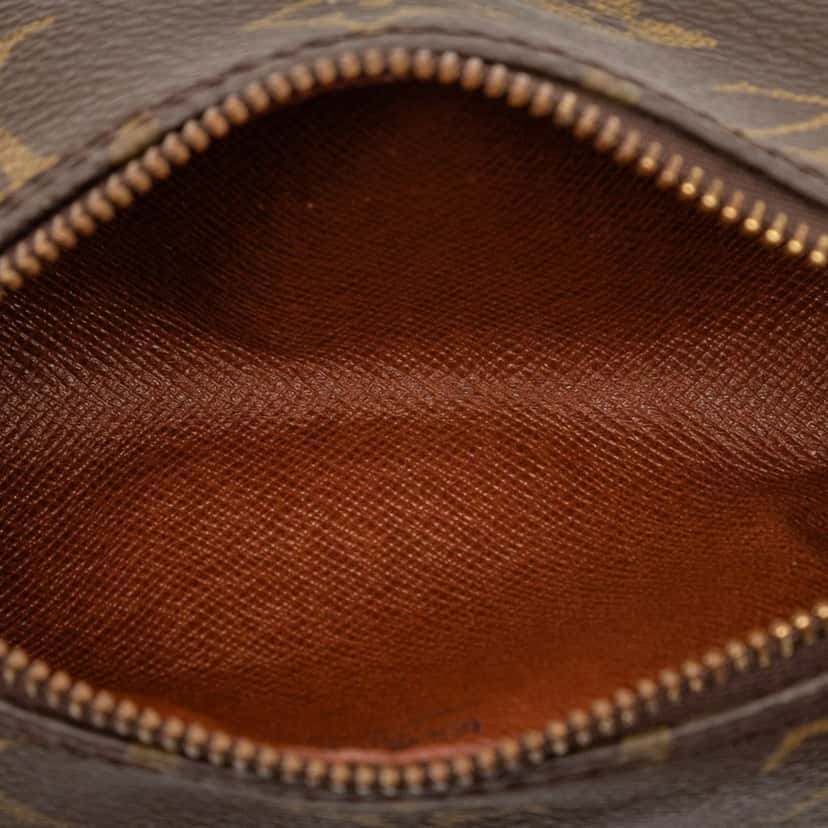 Louis Vuitton Monogram Papillon Pochette Brown Very good condition - Model View