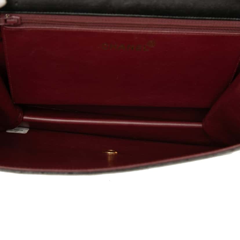 Chanel Medium CC Quilted Lambskin Single Flap Black Leather Very good condition - Model View
