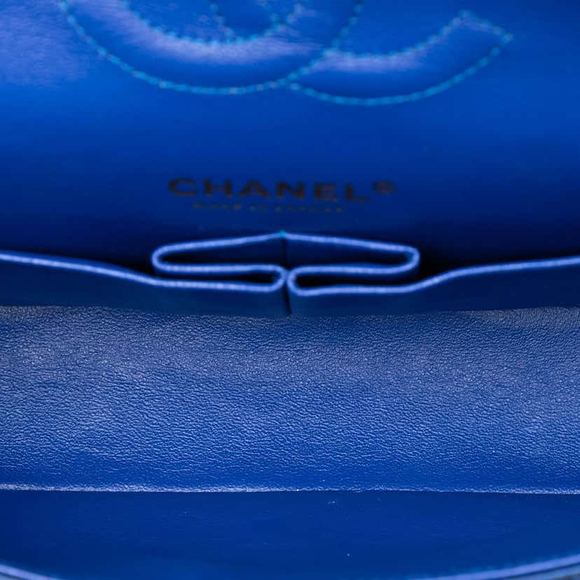 Chanel Medium Classic Satin Double Flap Blue Very good condition - Model View