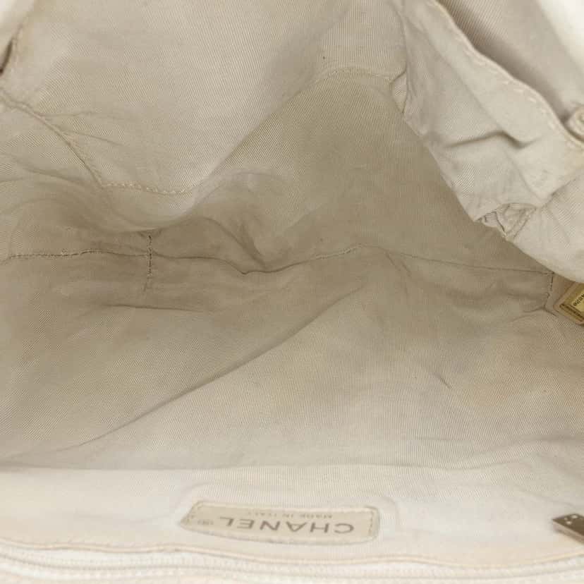 Chanel Large Washed Lambskin Chain Around Flap Black Leather Very good condition - Model View