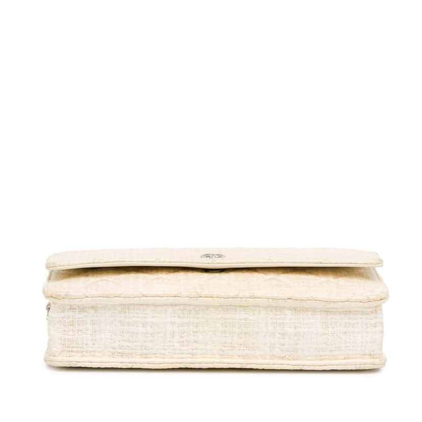 Chanel CC Coated Tweed Wallet On Chain Beige Very good condition - Model View