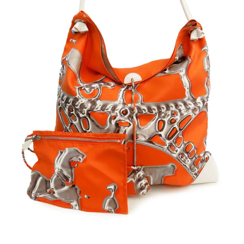 Hermès Silk and Barenia Vif Argent Silky City 38 Orange Very good condition - Front View