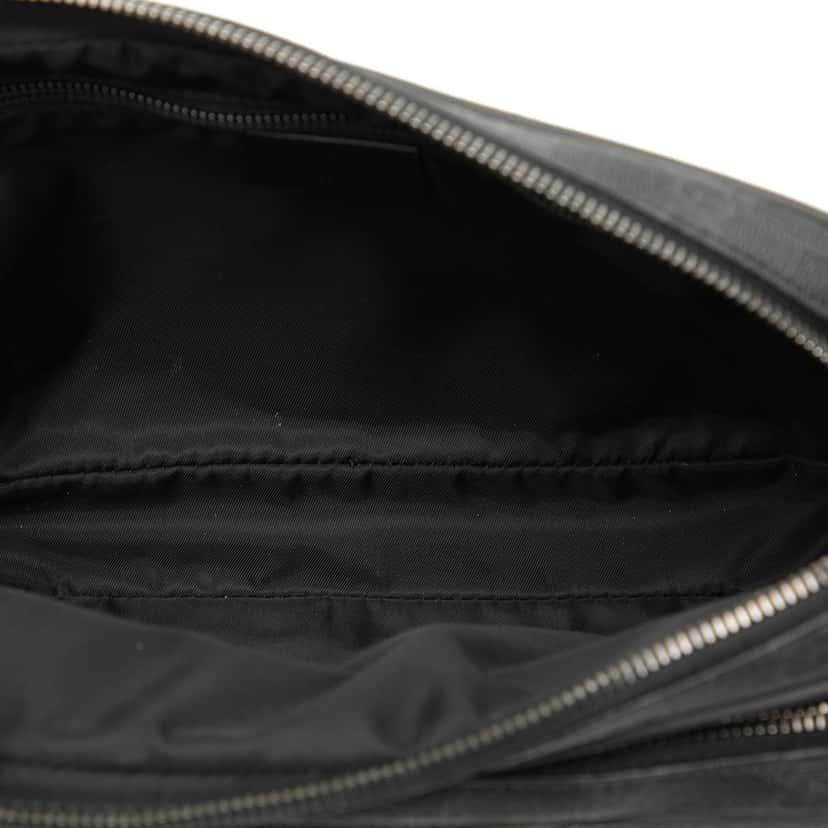Gucci GG Supreme Clutch Black Very good condition - Model View