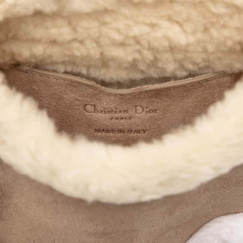 Dior Small Suede Shearling Bobby Crossbody Beige Leather Very good condition - Model View