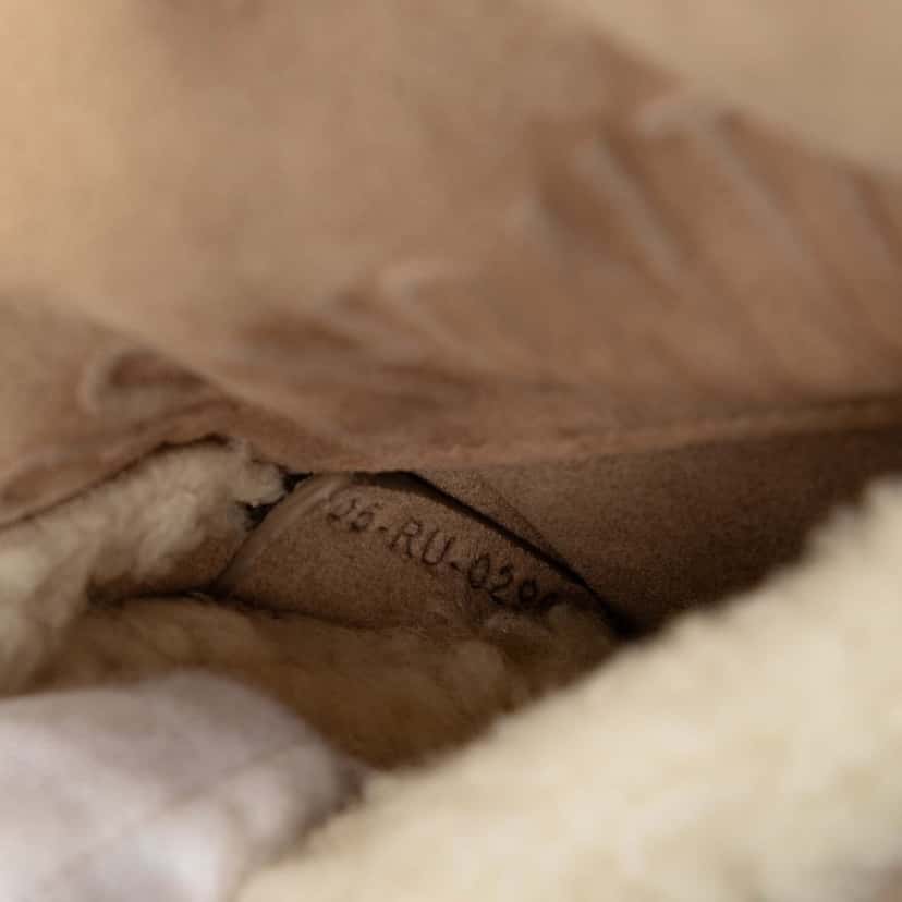 Dior Small Suede Shearling Bobby Crossbody Beige Leather Very good condition - Box View