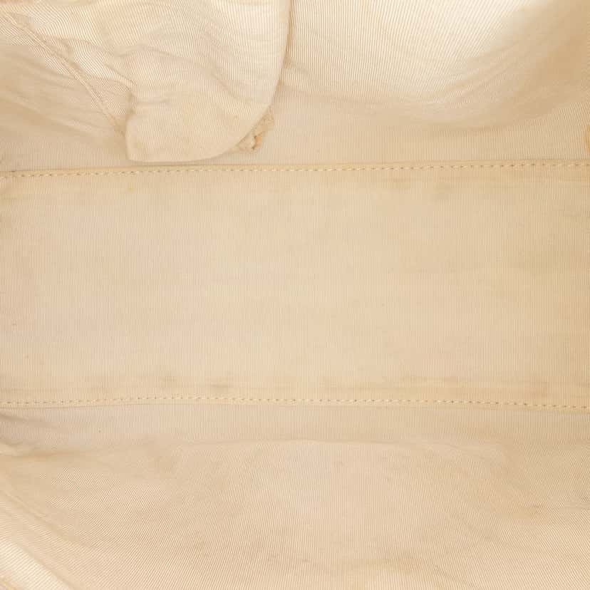 Chanel CC Lambskin Wild Stitch Handbag White Leather Never worn, with tag - Model View