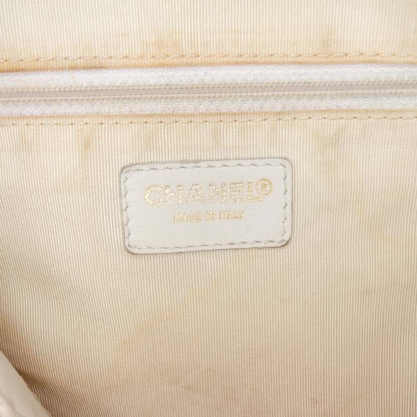 Chanel CC Lambskin Wild Stitch Handbag White Leather Never worn, with tag - Box View