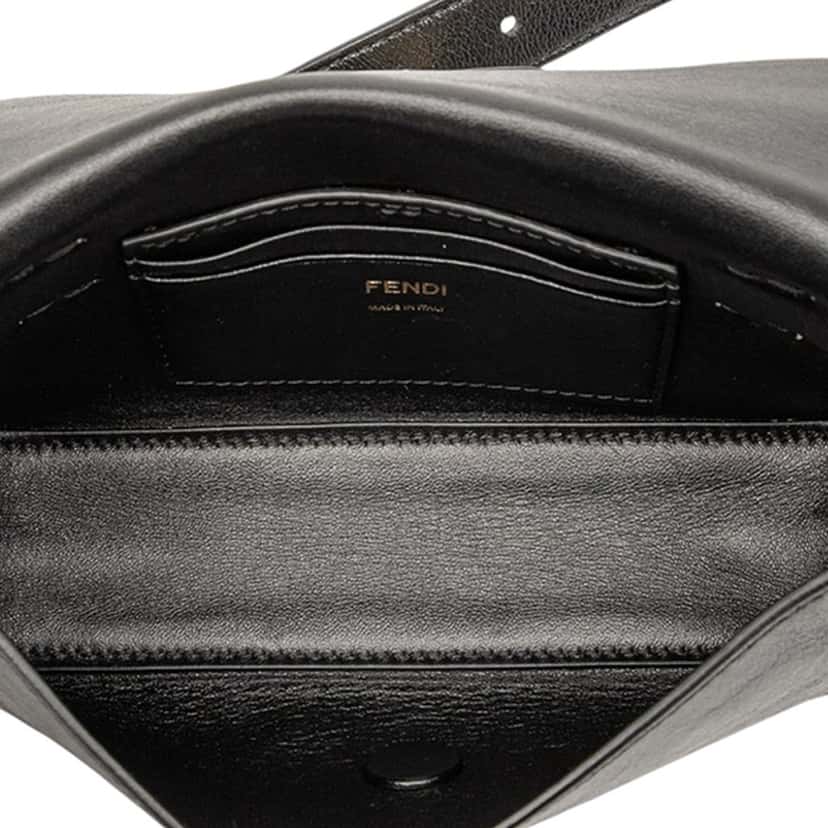 Fendi Leather FF Logo Baguette Belt Bag Black Leather Very good condition - Model View