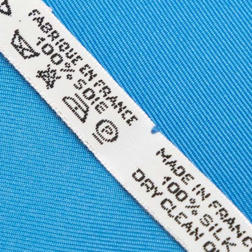 Hermès Qu Importe Le Flacon Silk Scarf 90 White Very good condition - Inside View