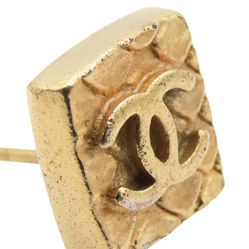 Chanel CC Gold Plated Square Push Back Earrings Gold Metal Very good condition - Model View