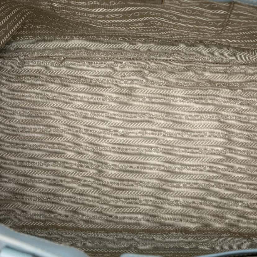 Prada Large Saffiano Lux Galleria Tote Blue Leather Very good condition - Model View