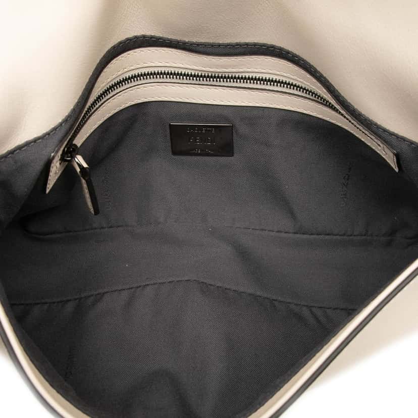 Fendi Whipstitch Leather Baguette Crossbody White Leather Very good condition - Model View