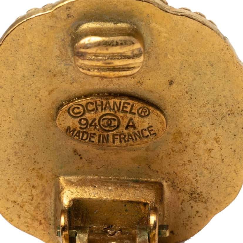 Chanel CC Gold Plated Round Clip On Earrings Gold Metal Very good condition - Inside View