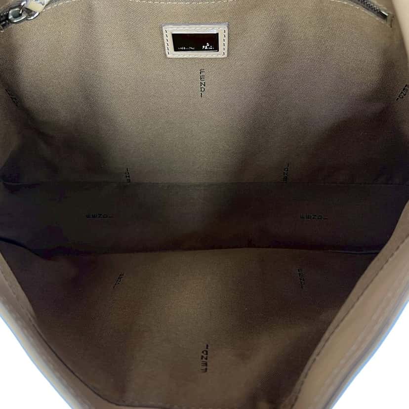 Fendi Leather Maxi Baguette Flap Bag Brown Leather Very good condition - Model View