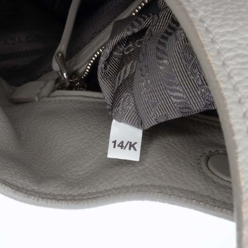 Prada Vitello Daino Front Pocket Shoulder Bag Other Leather Very good condition - Box View