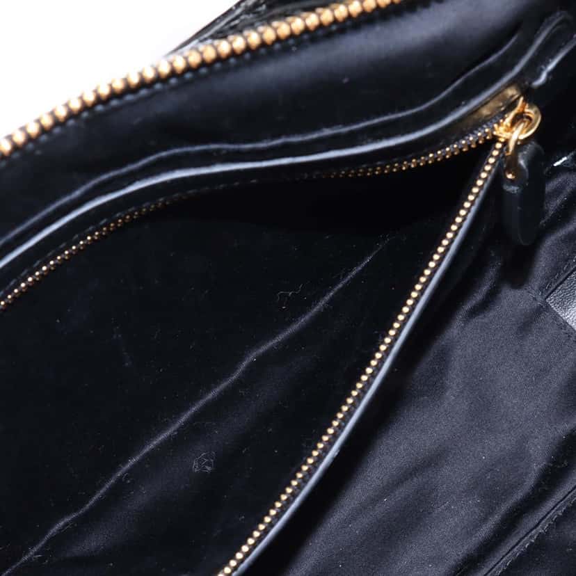 Miu Miu Small Naplak Patent Logo Beau Handbag Black Leather Very good condition - Model View