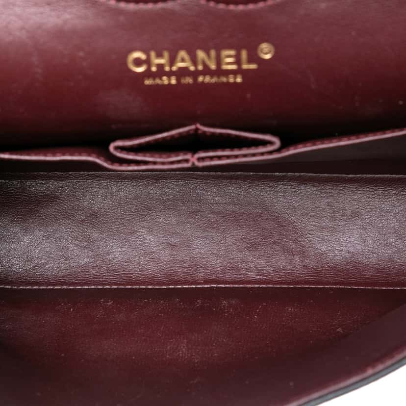 Chanel Medium Classic Lambskin Double Flap Black Leather Very good condition - Model View