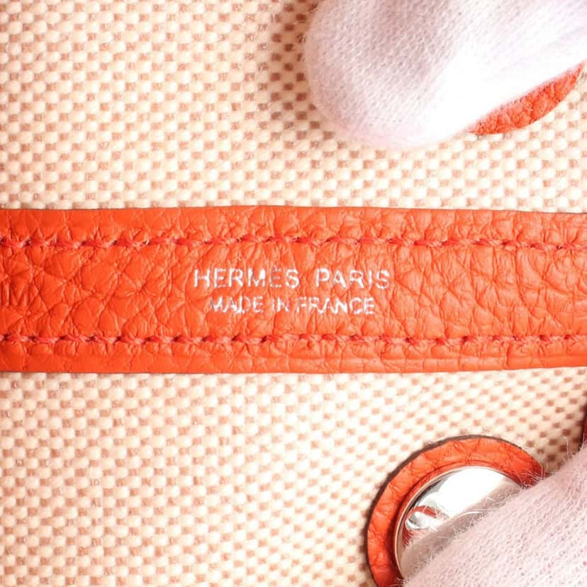 Hermès Toile and Negonda Garden Party 23 Beige Never worn - Model View