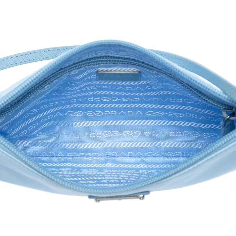 Prada Re Nylon Pochette Blue Very good condition - Model View