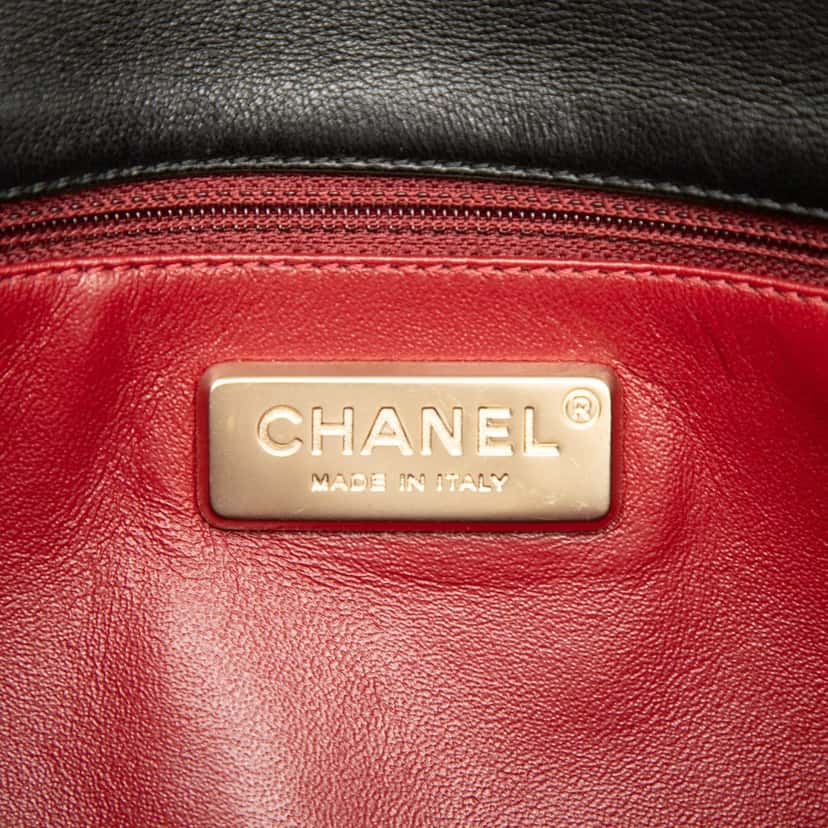 Chanel Medium Quilted Lambskin Westminster Pearl Flap Black Leather Very good condition - Box View