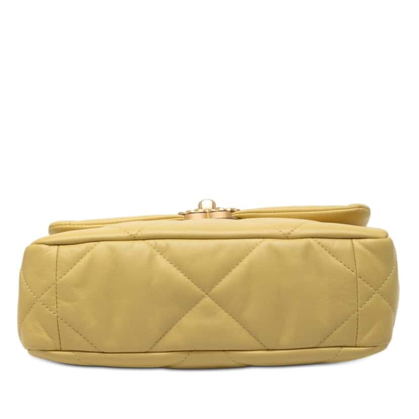 Chanel Medium Lambskin 19 Flap Yellow Leather Very good condition - Inside View