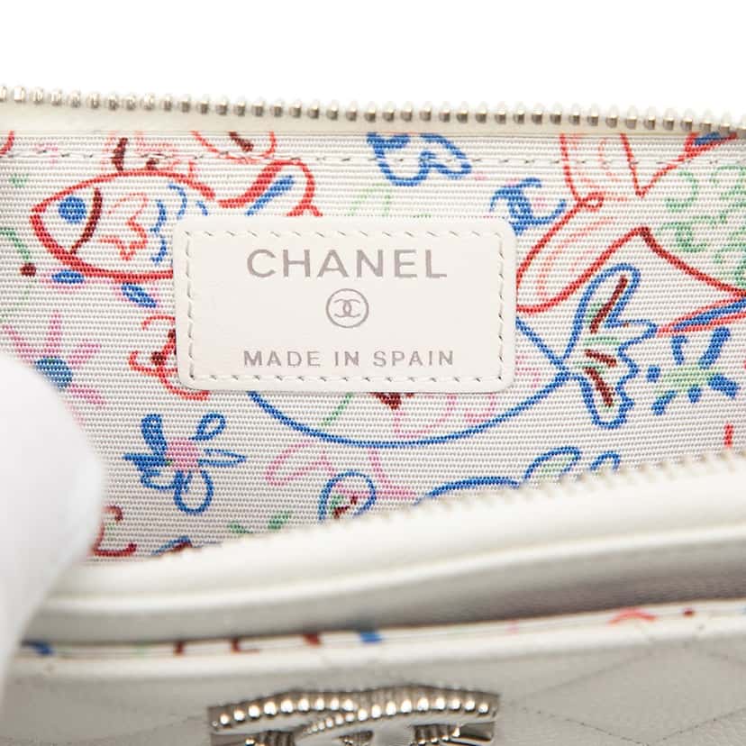 Chanel CC Quilted Caviar Zip Around Coin and Card Holder White Leather Very good condition - Box View